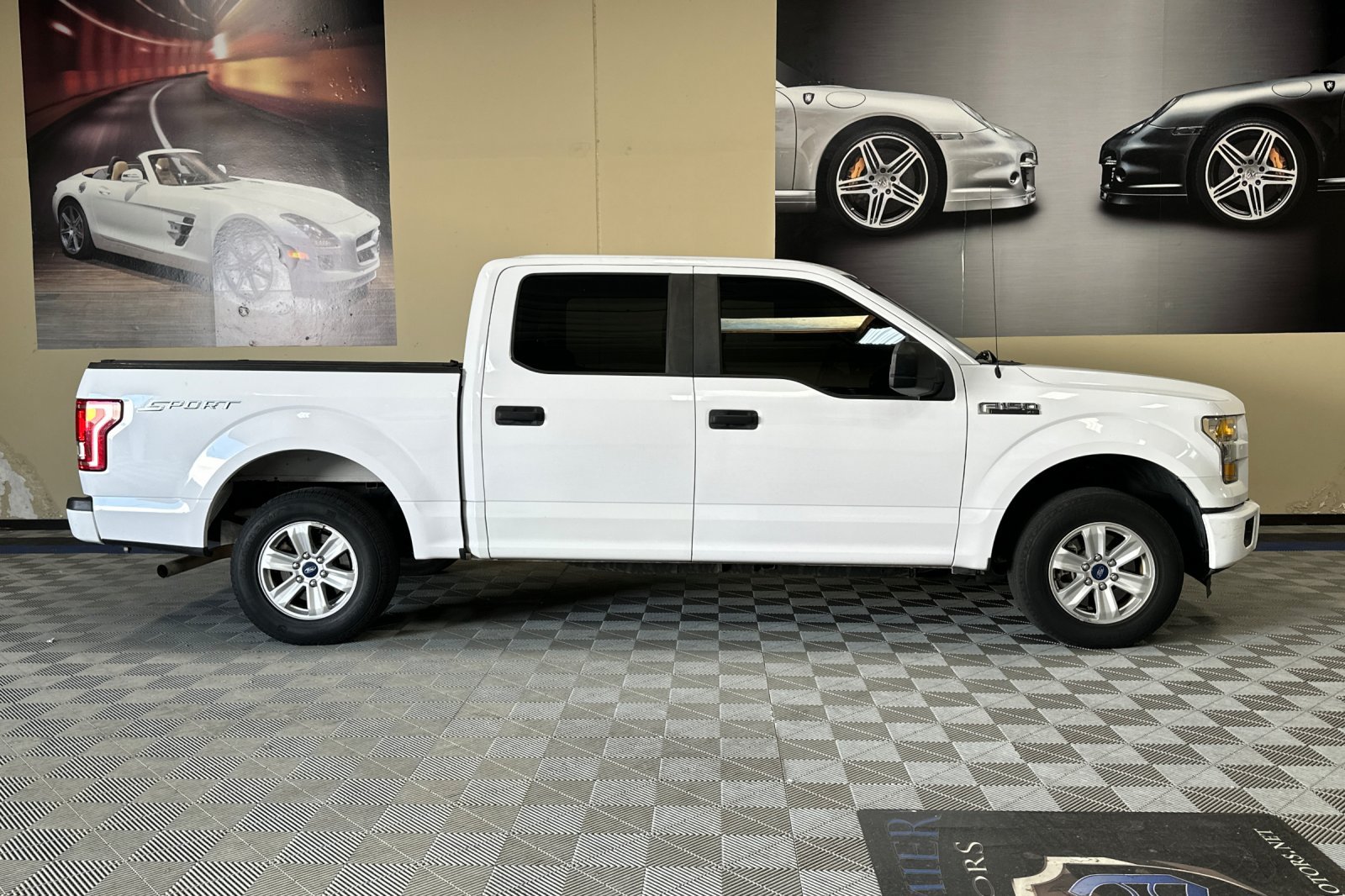 Used 2016 Ford F150 XL w/ Equipment Group 101A Mid RWD image 3