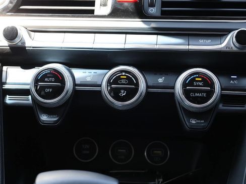 Used 2023 Genesis G70 2.0T image 21