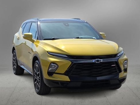 Used 2024 Chevrolet Blazer RS FWD image 3