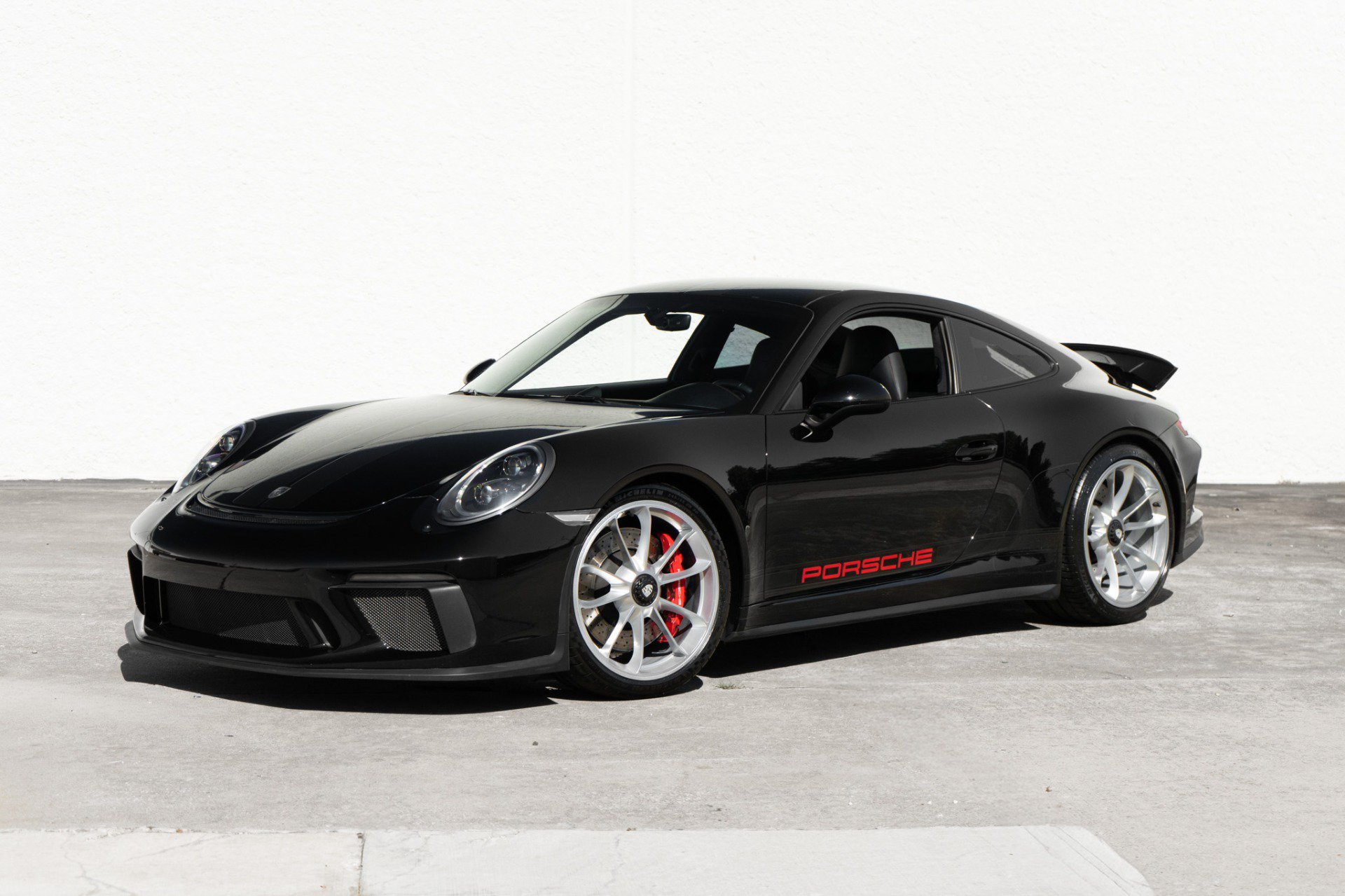 Used 2018 Porsche 911 GT3 RWD image 1