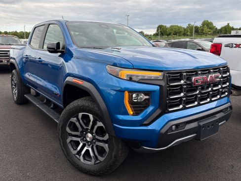 Used 2023 GMC Canyon AT4 w/ AT4 Premium Package AWD/4WD image 1