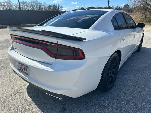 Used 2015 Dodge Charger SE image 5
