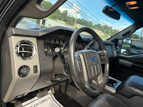 Used 2014 Ford F250 Lariat w/ Lariat Interior Package image 60