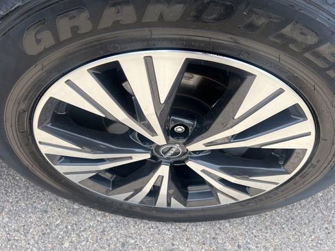 Certified 2023 Nissan Rogue SV AWD/4WD image 38