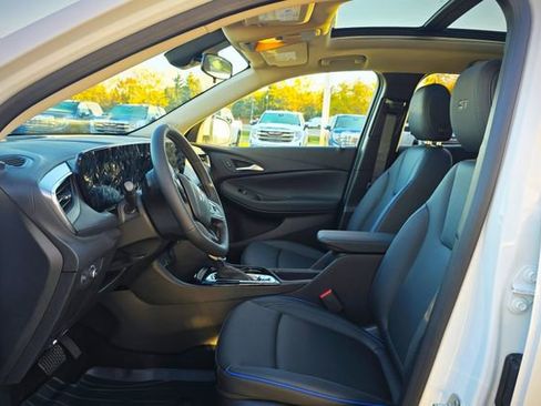 New 2026 Buick Encore GX Sport Touring w/ Advanced Technology Package AWD/4WD image 9