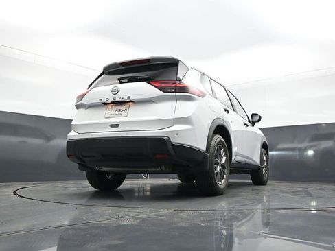 Certified 2025 Nissan Rogue S FWD image 30