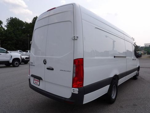 Used 2023 Mercedes-Benz Sprinter 3500 image 7