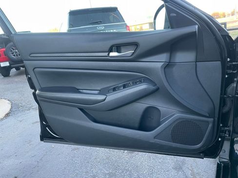 Used 2025 Nissan Altima 2.5 SV image 20