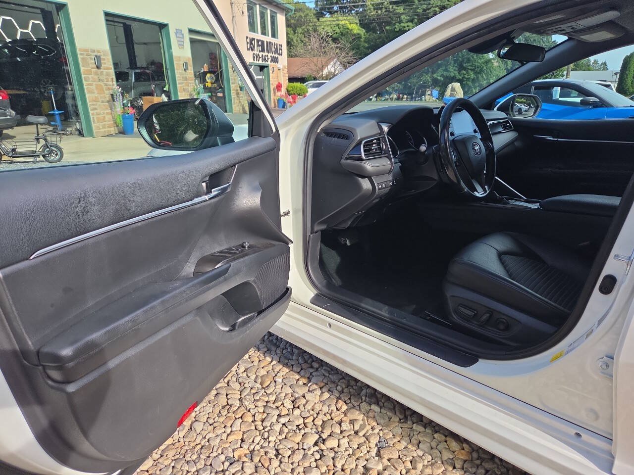 Used 2022 Toyota Camry SE FWD image 15