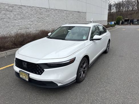 Used 2023 Honda Accord EX image 6