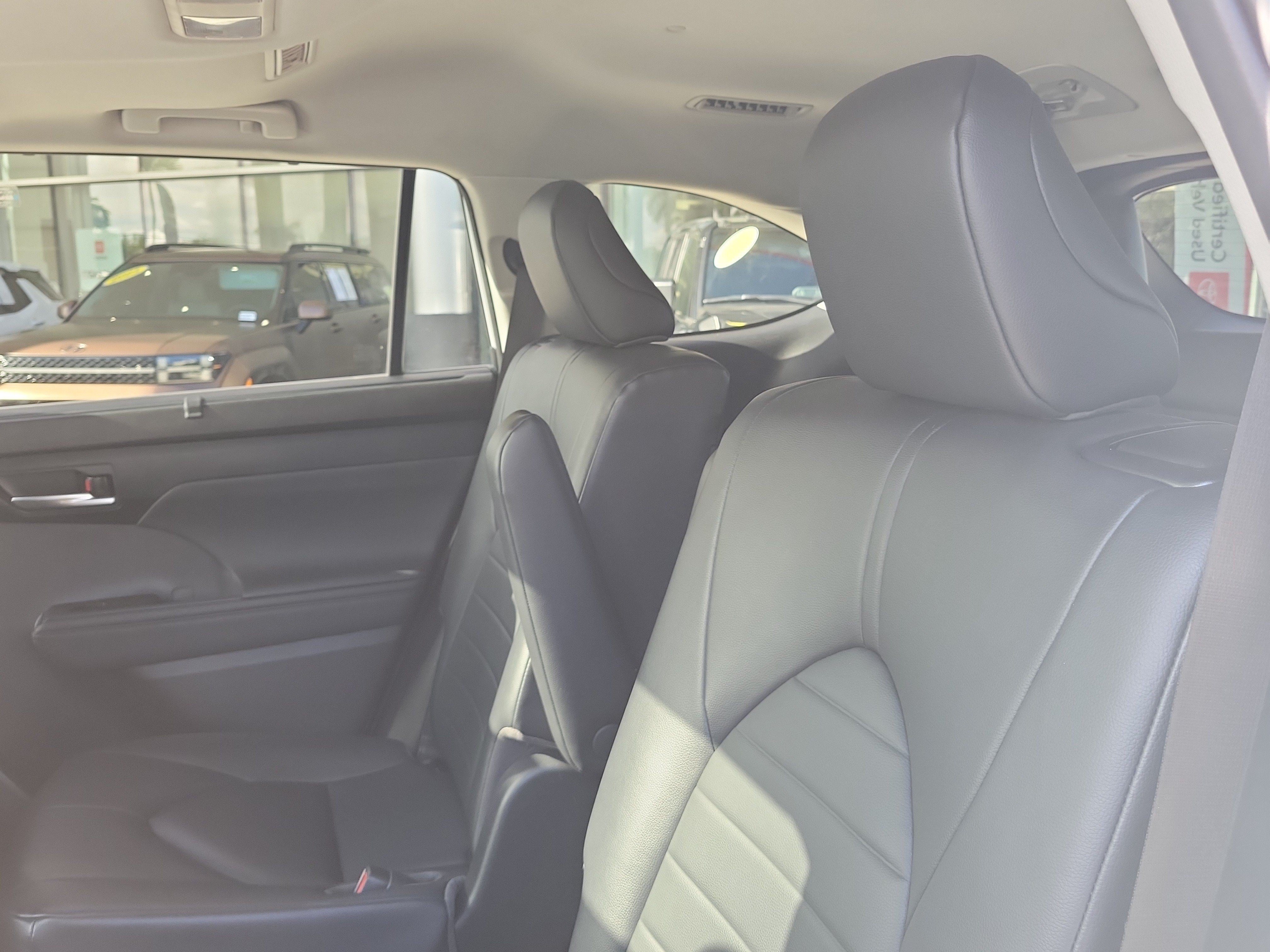 Used 2023 Toyota Highlander XLE FWD image 15