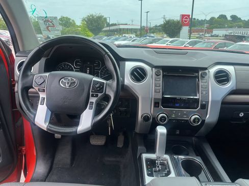 Used 2018 Toyota Tundra Limited w/ Limited Premium Package AWD/4WD image 23