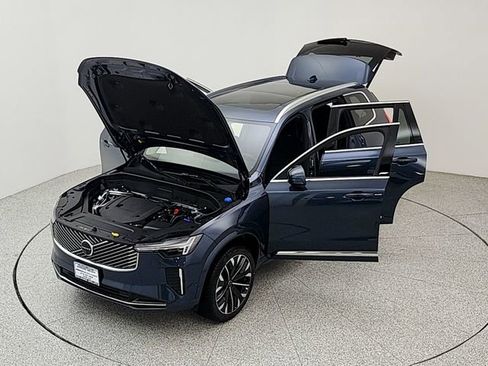 New 2026 Volvo XC90 B6 Plus w/ Protection Package image 38