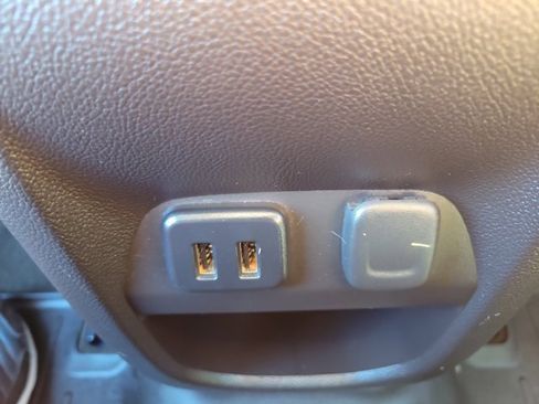 Used 2016 GMC Canyon SLT image 17