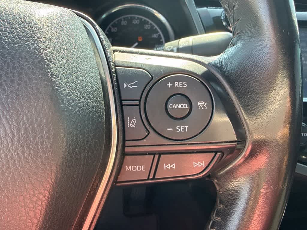 Used 2020 Toyota Camry SE w/ Convenience Package FWD image 21