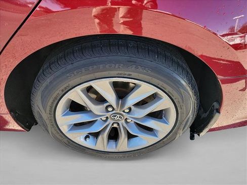 Used 2020 Toyota Avalon XLE image 12