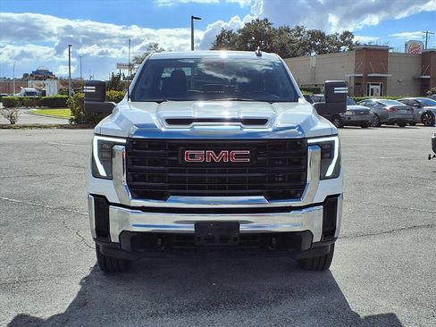 Used 2024 GMC Sierra 2500 Pro w/ Convenience Package image 2