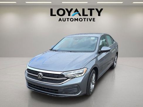 Used 2024 Volkswagen Jetta SE image 11