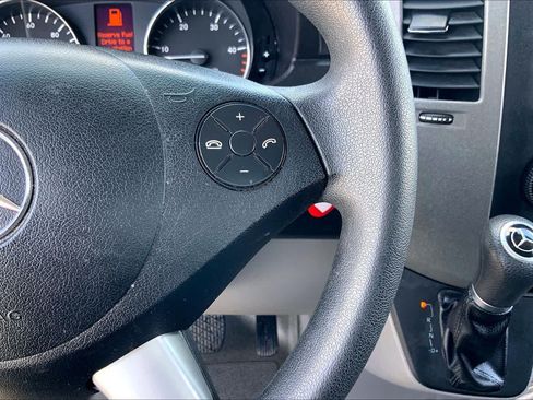 Used 2018 Mercedes-Benz Sprinter 2500 image 23