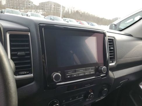 Used 2022 Nissan Frontier SV w/ Graphics Package image 15