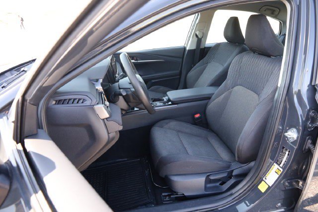Used 2025 Toyota Camry LE FWD image 8