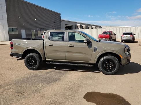 New 2025 Ford Ranger Lariat w/ Black Appearance Package image 5