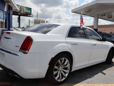 Used 2020 Chrysler 300 Limited RWD image 5