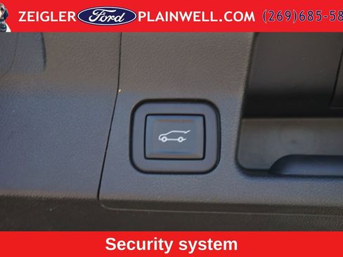 Used 2023 GMC Acadia SLT w/ LPO, Floor Liner Package AWD/4WD image 11