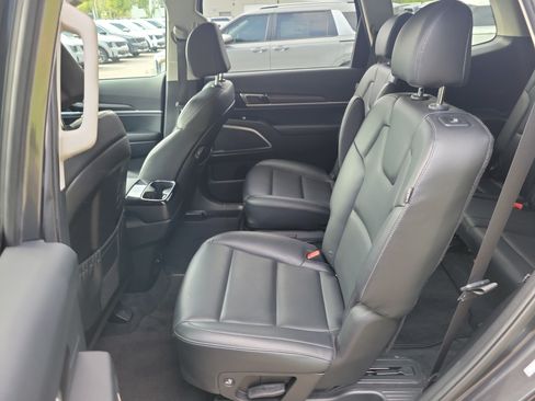 Certified 2024 Kia Telluride S AWD/4WD image 15