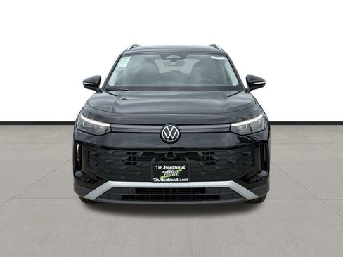 New 2026 Volkswagen Tiguan SE image 2