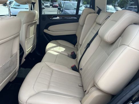 Used 2019 Mercedes-Benz GLS 450 4MATIC image 25