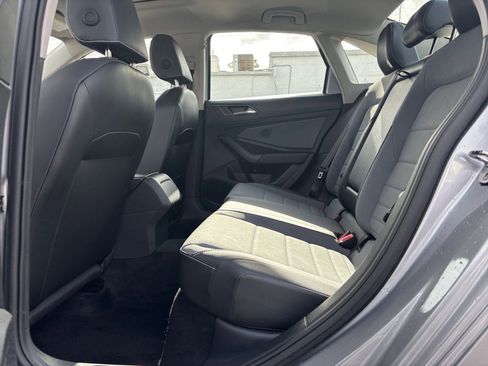 Used 2025 Volkswagen Jetta SE image 24