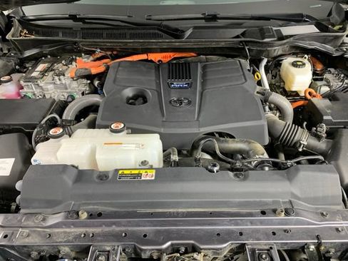 Used 2024 Toyota Sequoia TRD Pro AWD/4WD image 39