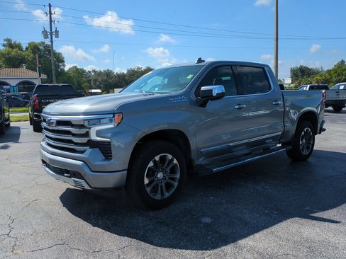 Used 2025 Chevrolet Silverado 1500 High Country RWD image 8