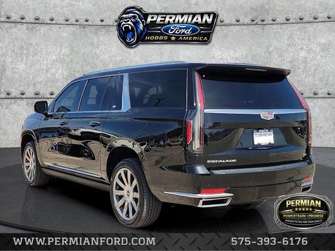 Used 2022 Cadillac Escalade ESV Premium Luxury Platinum image 3