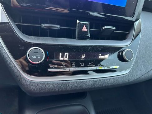 Used 2025 Toyota Corolla LE image 25