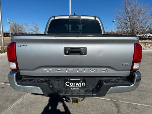 Used 2017 Toyota Tacoma TRD Off-Road w/ Tow Package (A/T) image 8