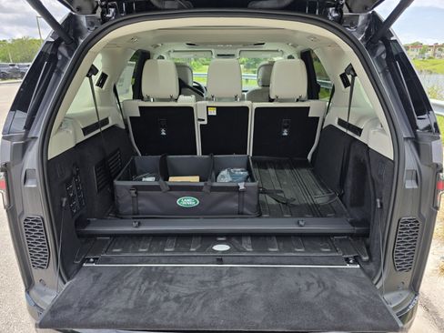 New 2026 Land Rover Discovery Dynamic SE AWD/4WD image 14