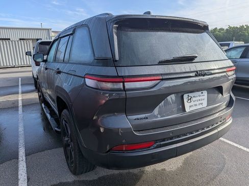 Used 2024 Jeep Grand Cherokee Altitude AWD/4WD image 6