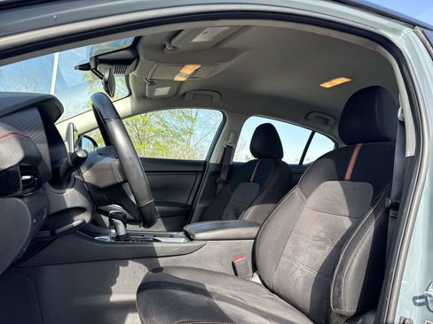 Used 2024 Nissan Sentra SR FWD image 10