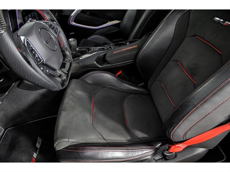 Used 2018 Chevrolet Camaro ZL1 RWD image 16