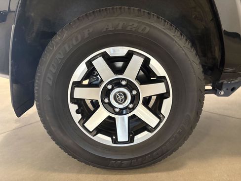 Used 2024 Toyota 4Runner TRD Off-Road Premium w/ Moonroof Package AWD/4WD image 51