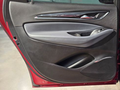 Used 2024 Buick Enclave Premium image 34