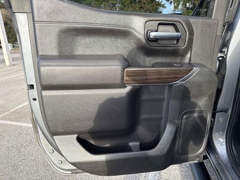 Used 2021 Chevrolet Silverado 1500 LT Trail Boss image 9