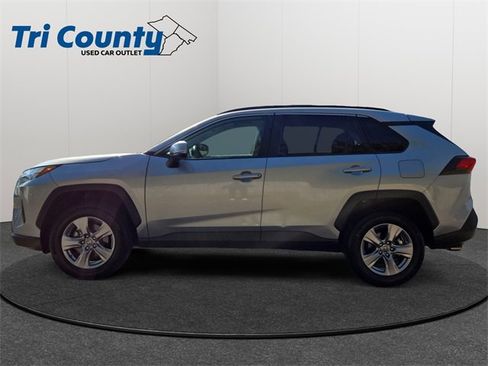 Certified 2022 Toyota RAV4 XLE image 5