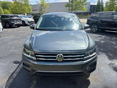 Used 2019 Volkswagen Tiguan SE AWD/4WD image 2