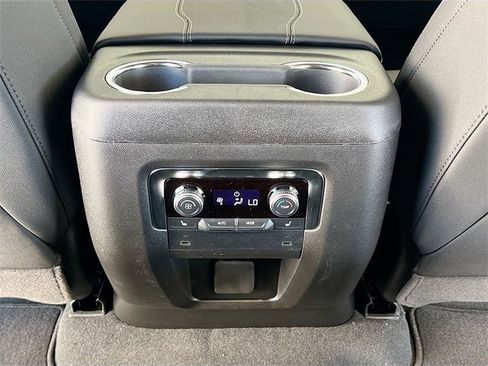 New 2026 GMC Yukon XL Elevation image 18