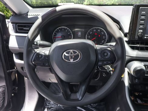 Used 2021 Toyota RAV4 LE AWD/4WD image 22