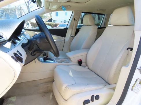 Used 2010 Volkswagen Passat Komfort FWD image 12