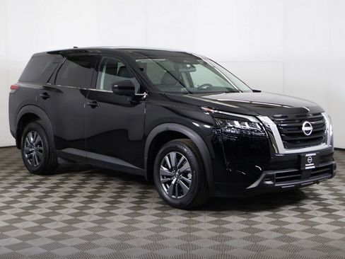 Used 2024 Nissan Pathfinder S image 50